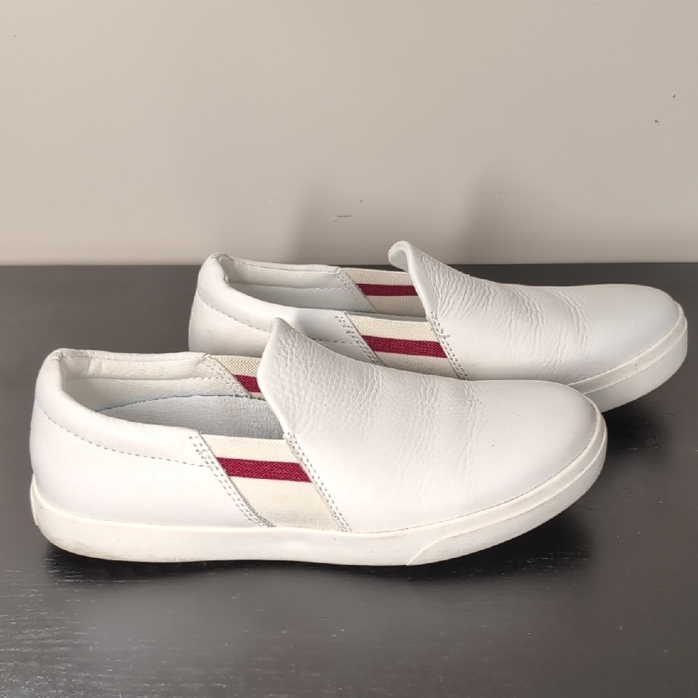 Roots White and Red Loafers Sleek Slip-Ons women's Size 6